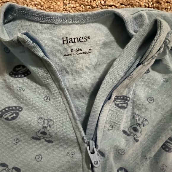Hanes 0-6m Boys Romper - Picture 3 of 3